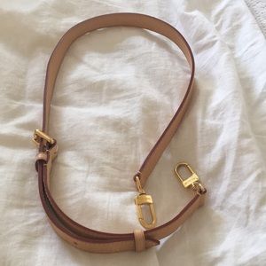 Vachetta strap from Louis Vuitton Melie purse